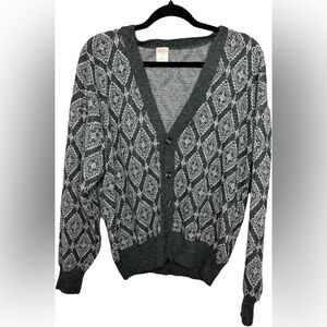 🧶 Vintage Italian Knit Cardigan – Geometric Pattern- S- Wool Blend